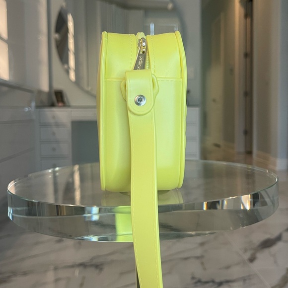 NWT Petite Jolie Pop II Lime Yellow Crossbody Bag - Picture 3 of 5